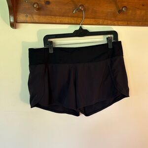 Lululemon 12 black shorts